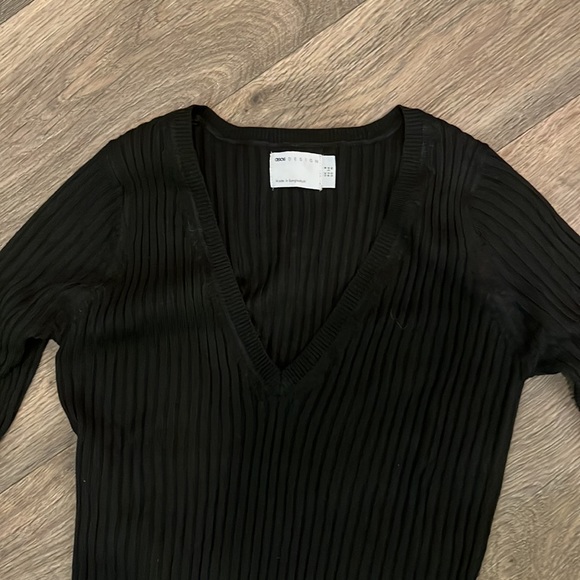 Long sleeve black sweater dress with side slit - Picture 3 of 6